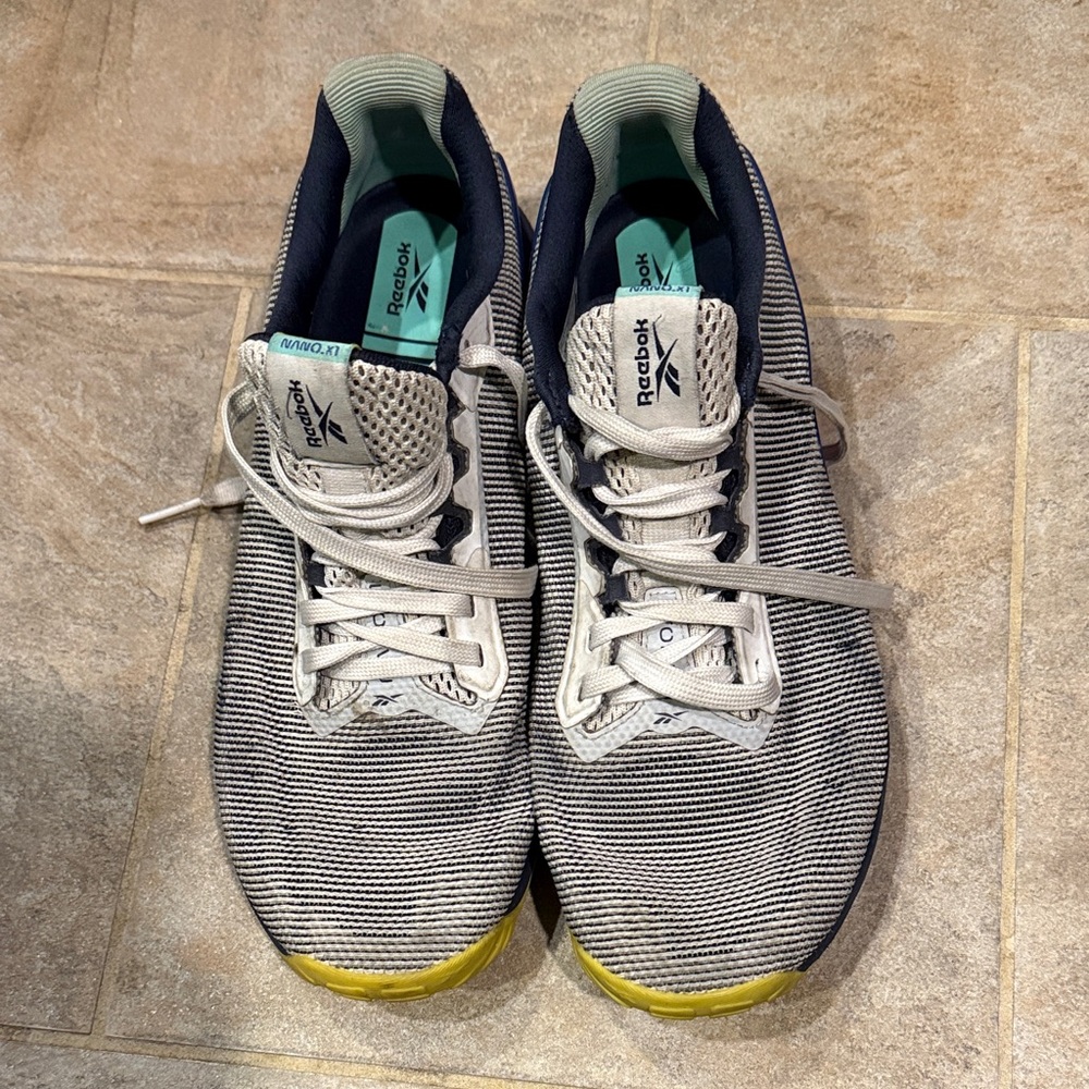 Reebok Men's Black and Yellow Athletic Shoes